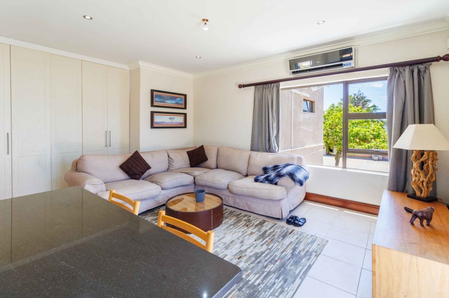 To Let 1 Bedroom Property for Rent in Table View Western Cape